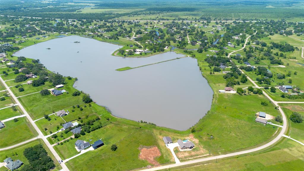 507 Sunset Trail, Angleton, Texas image 1
