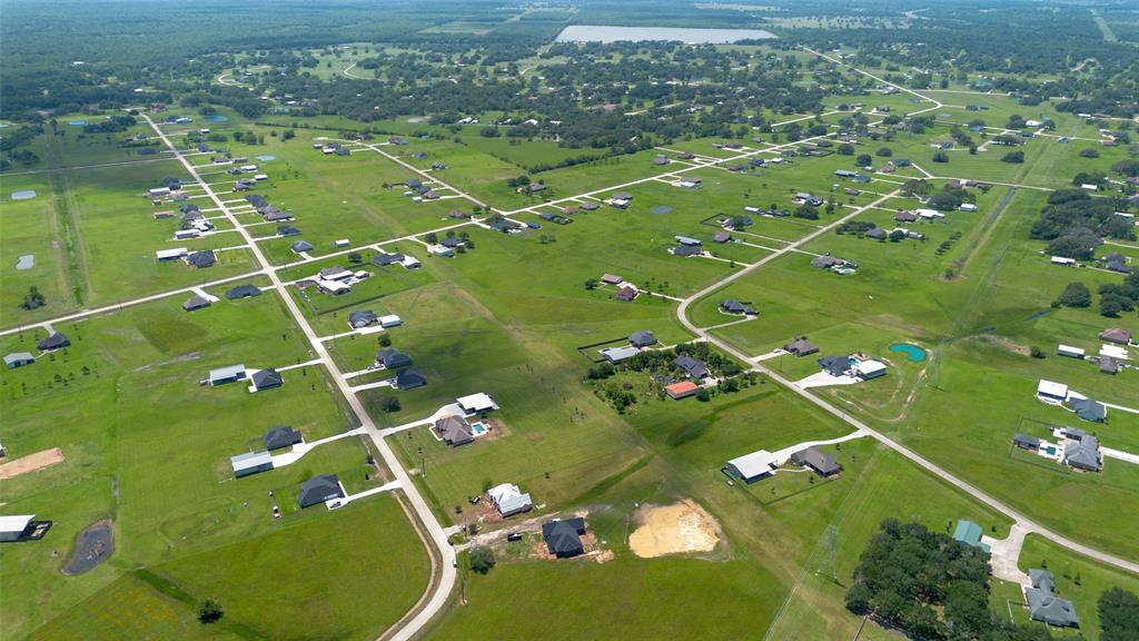 507 Sunset Trail, Angleton, Texas image 7