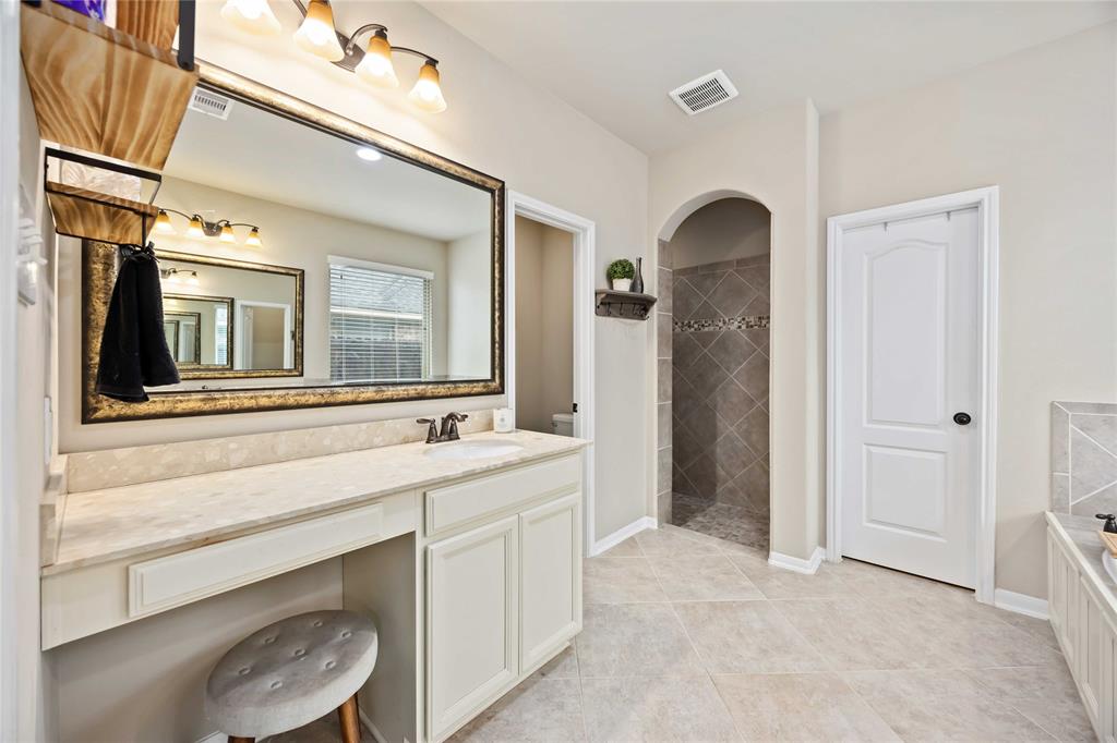4218 Bayou Hollow Lane, Richmond, Texas image 19