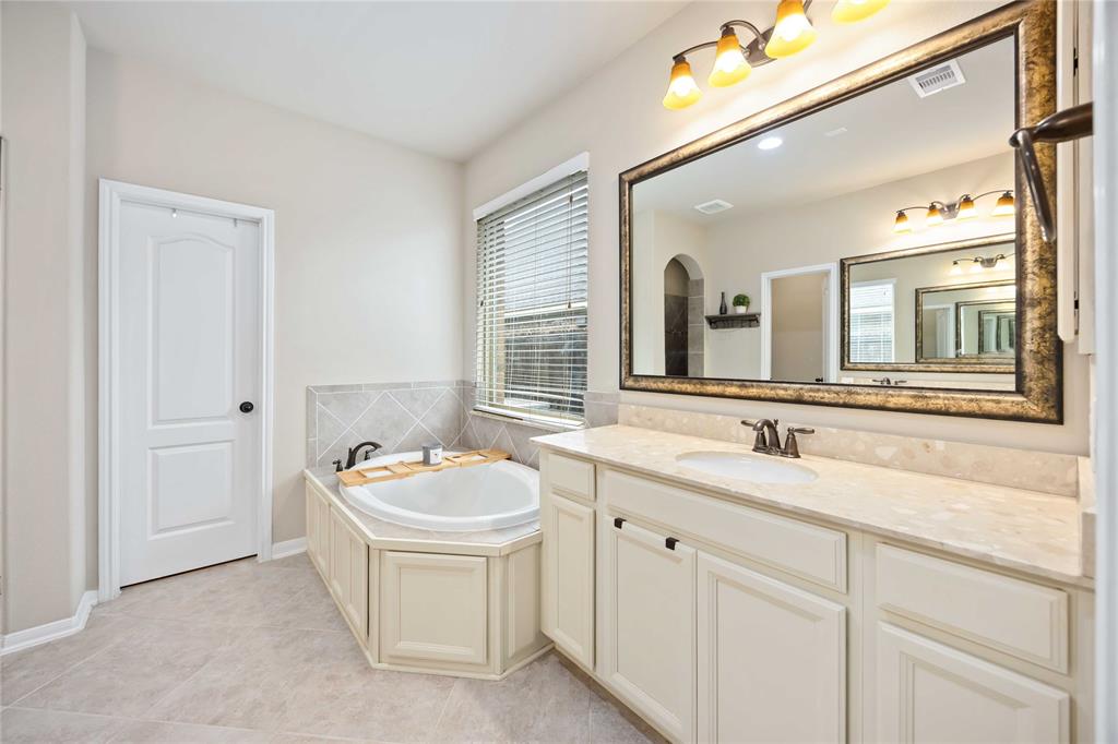 4218 Bayou Hollow Lane, Richmond, Texas image 18