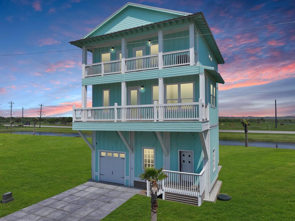 525 Annabelle Drive, Gilchrist, Texas image 2