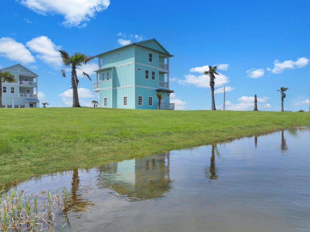 525 Annabelle Drive, Gilchrist, Texas image 3