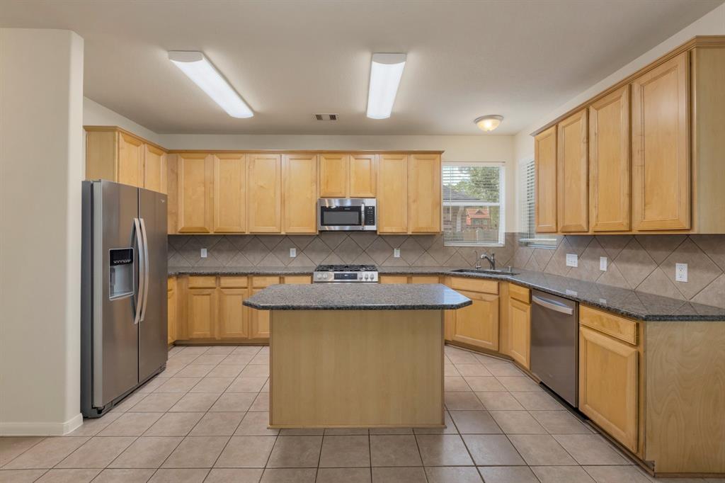 2712 Park Falls Drive, Pearland, Texas image 12