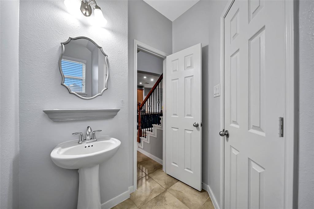 2521 Sandy Lodge Court, Kingwood, Texas image 32