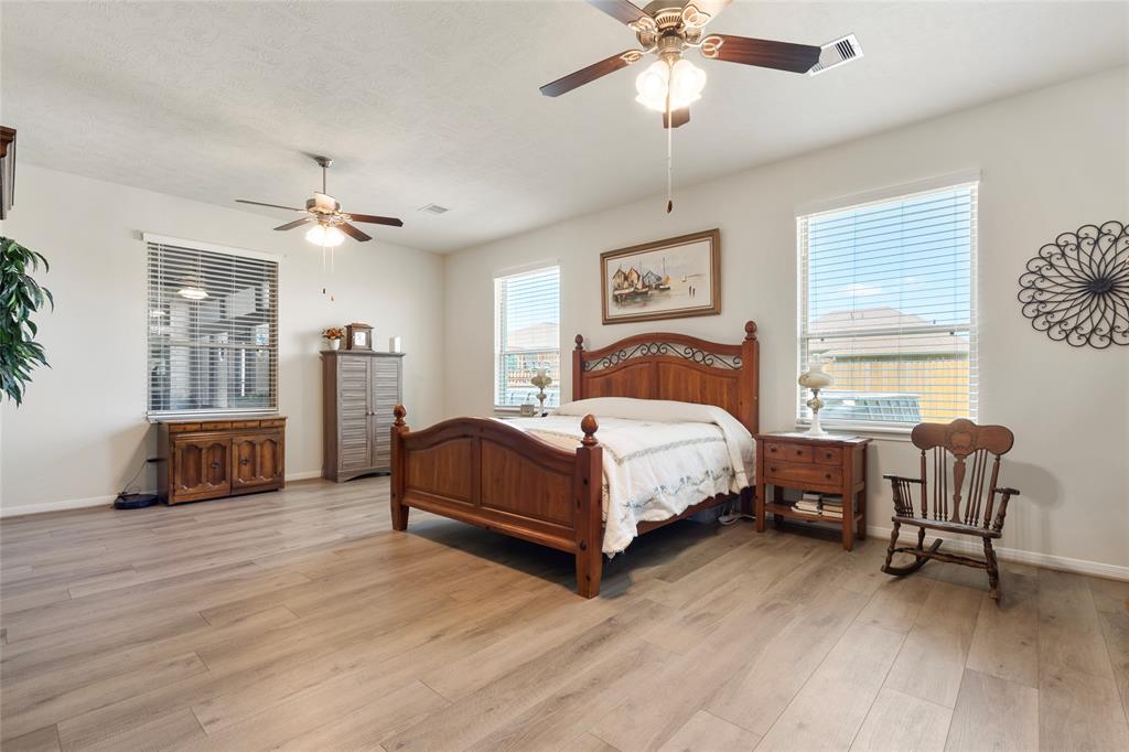 3314 Bastian Road, Dickinson, Texas image 16