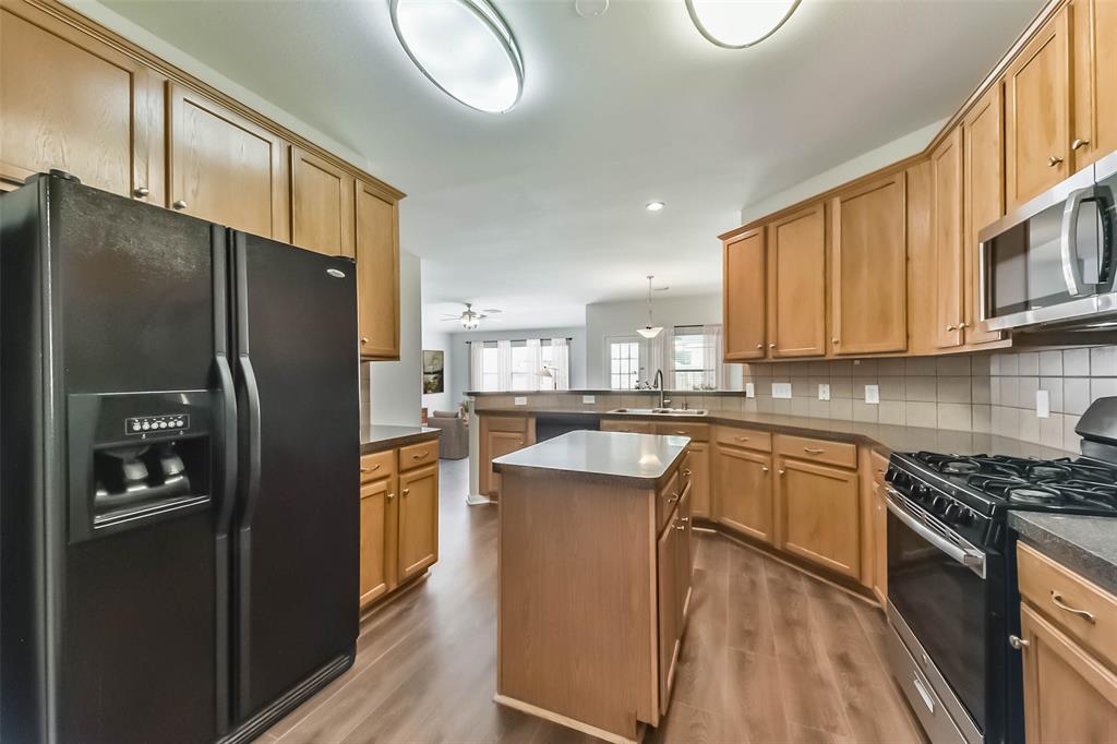 2020 Running Brook Lane, Pearland, Texas image 8