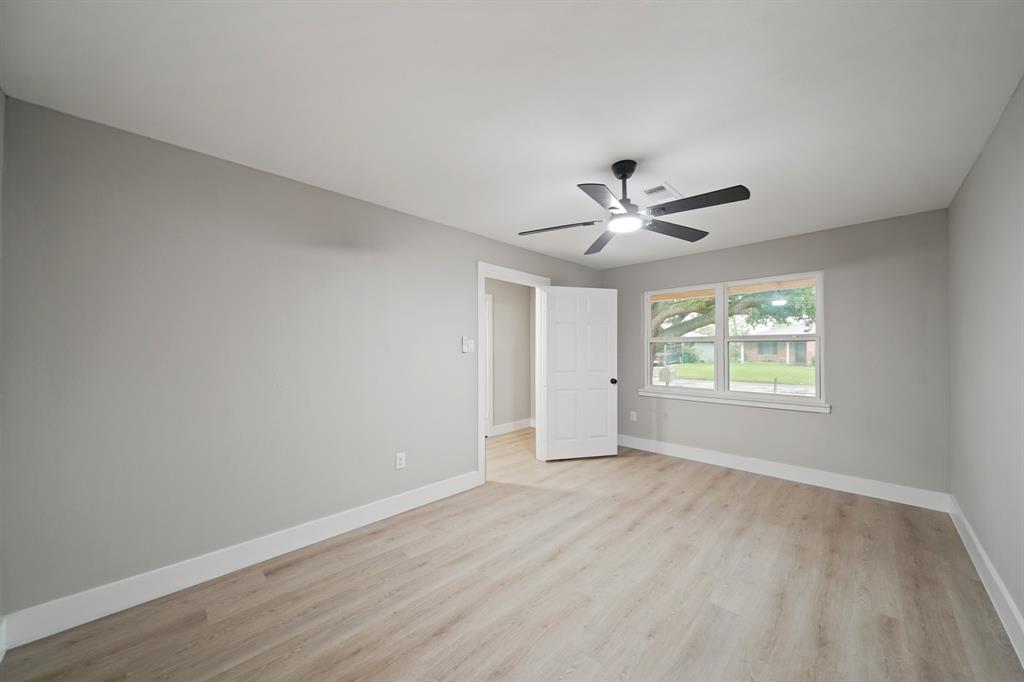 108 Pamela Drive, Baytown, Texas image 13