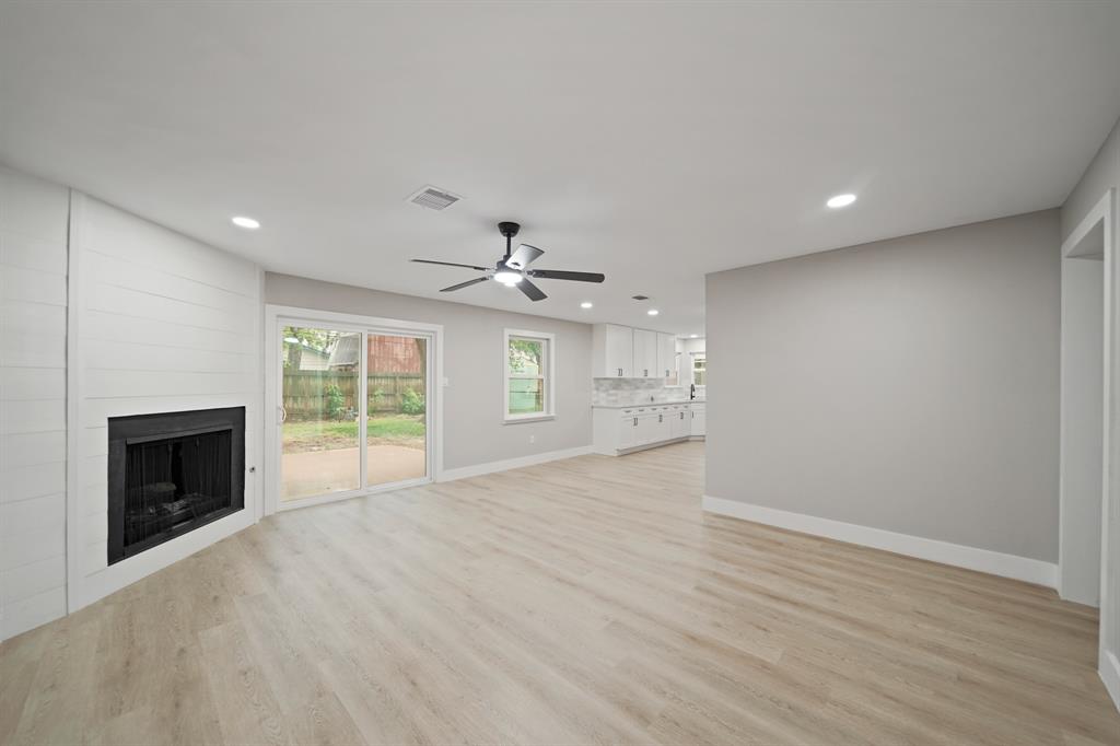 108 Pamela Drive, Baytown, Texas image 5