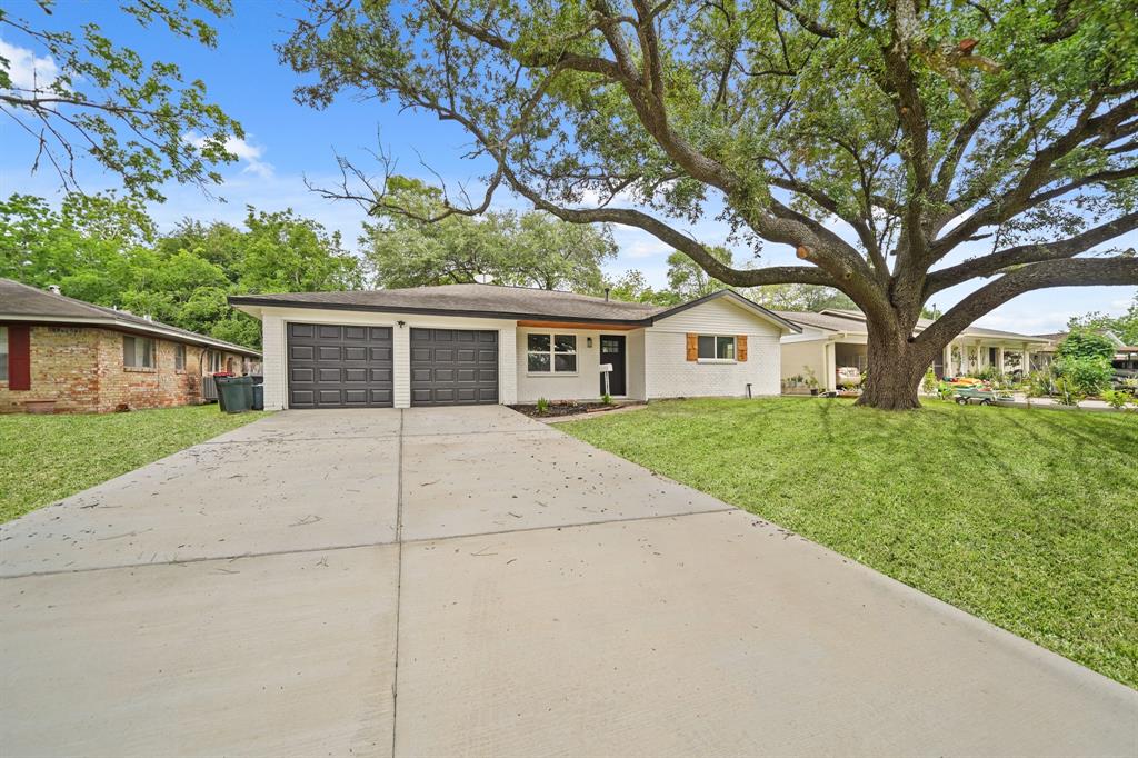 108 Pamela Drive, Baytown, Texas image 2