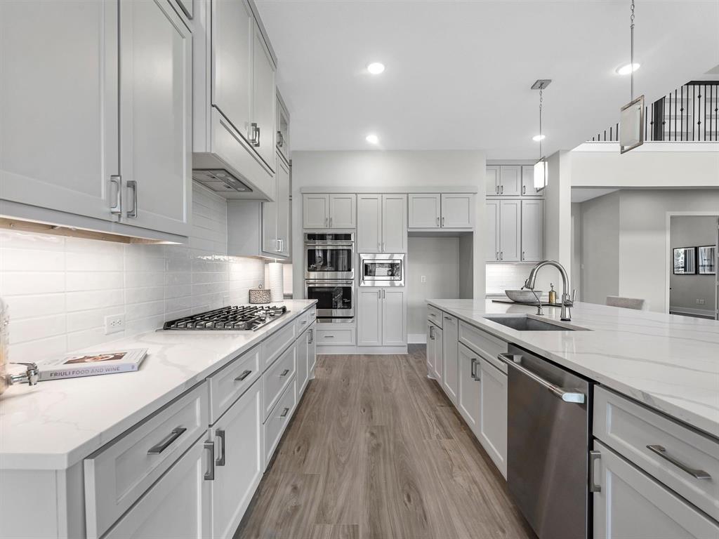 10114 Drifting Wind Lane, Missouri City, Texas image 3