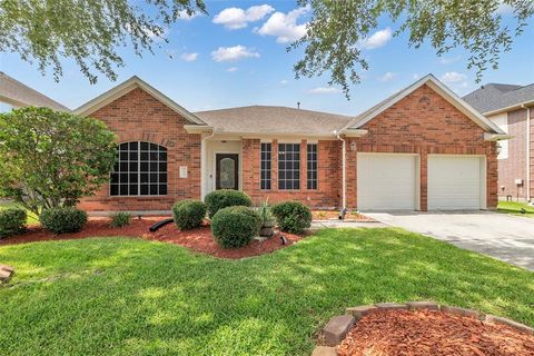 Photo of 1753 Silver Bend Drive, Dickinson, TX 77539 (MLS # 62519151) Photo of 1753 Silver Bend Drive, Dickinson, TX 77539 (MLS # 62519151)
