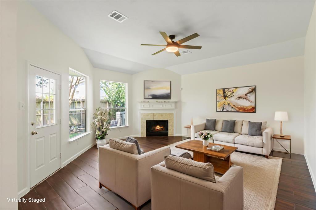 3019 Rolling Fog Drive, Friendswood, Texas image 10