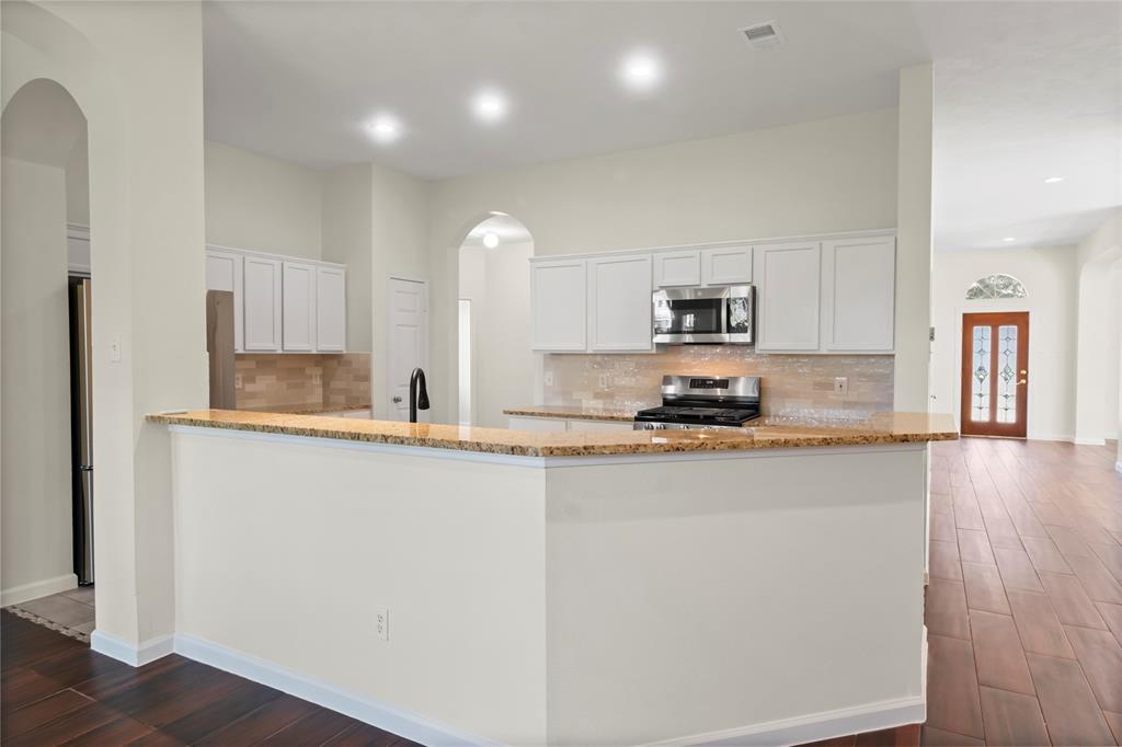 3019 Rolling Fog Drive, Friendswood, Texas image 14