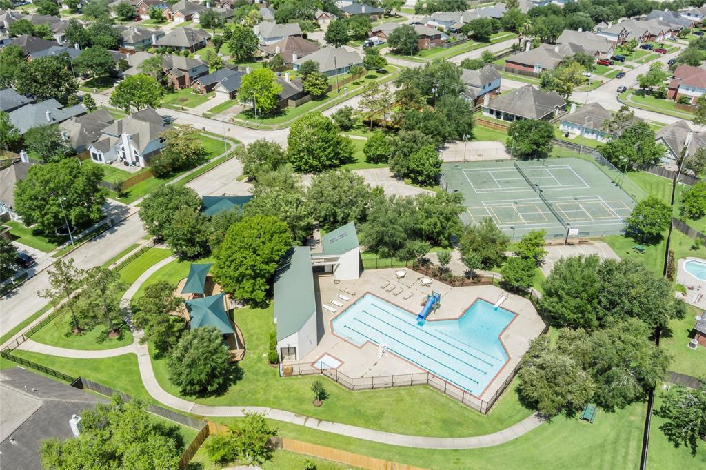 3019 Rolling Fog Drive, Friendswood, Texas image 35