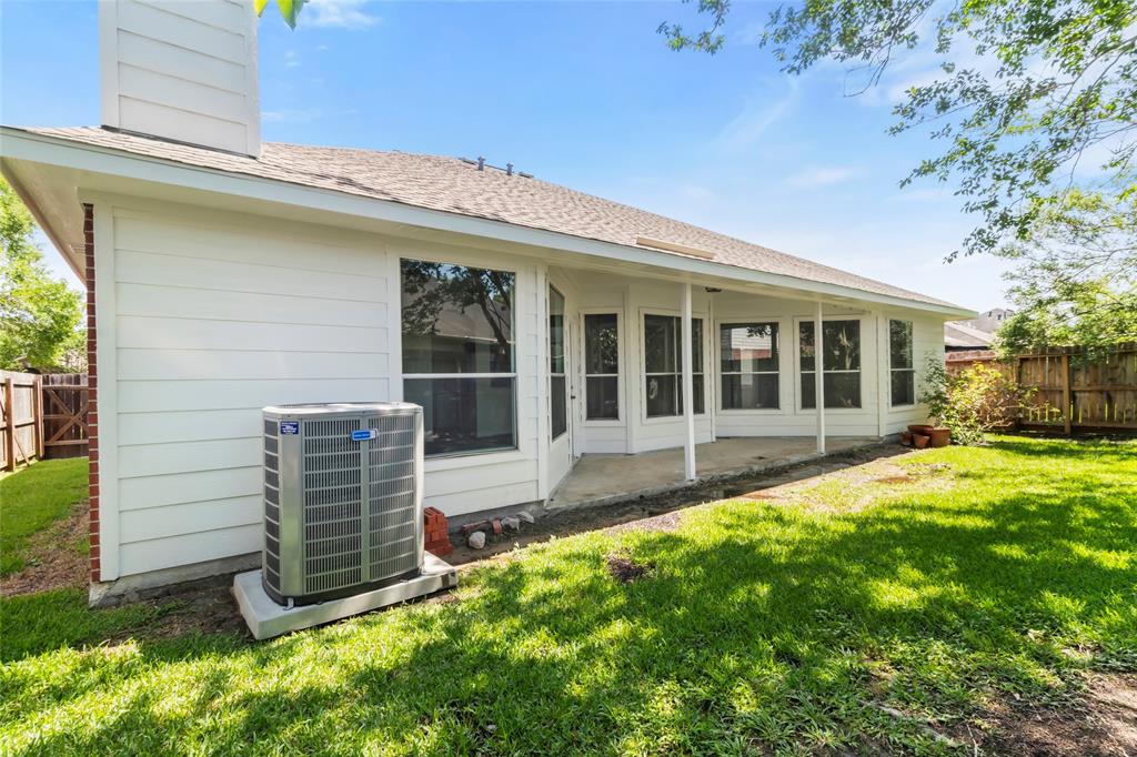 3019 Rolling Fog Drive, Friendswood, Texas image 33