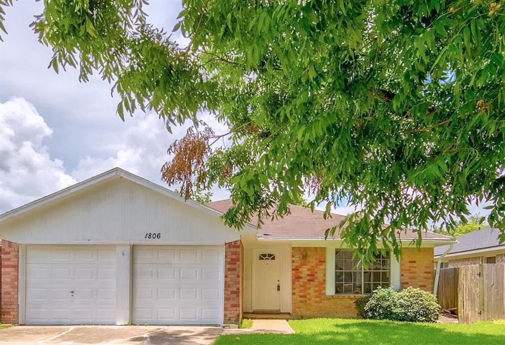 1806 Chickadee Drive, League City, Texas image 1