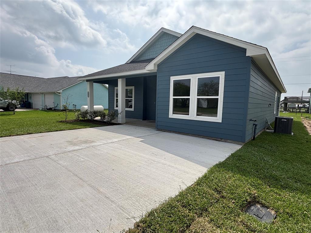 837 Swallow Drive, Palacios, Texas image 3