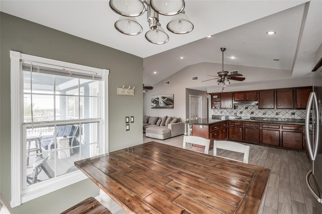 124 N Mae Cir Cir, Crystal Beach, Texas image 11