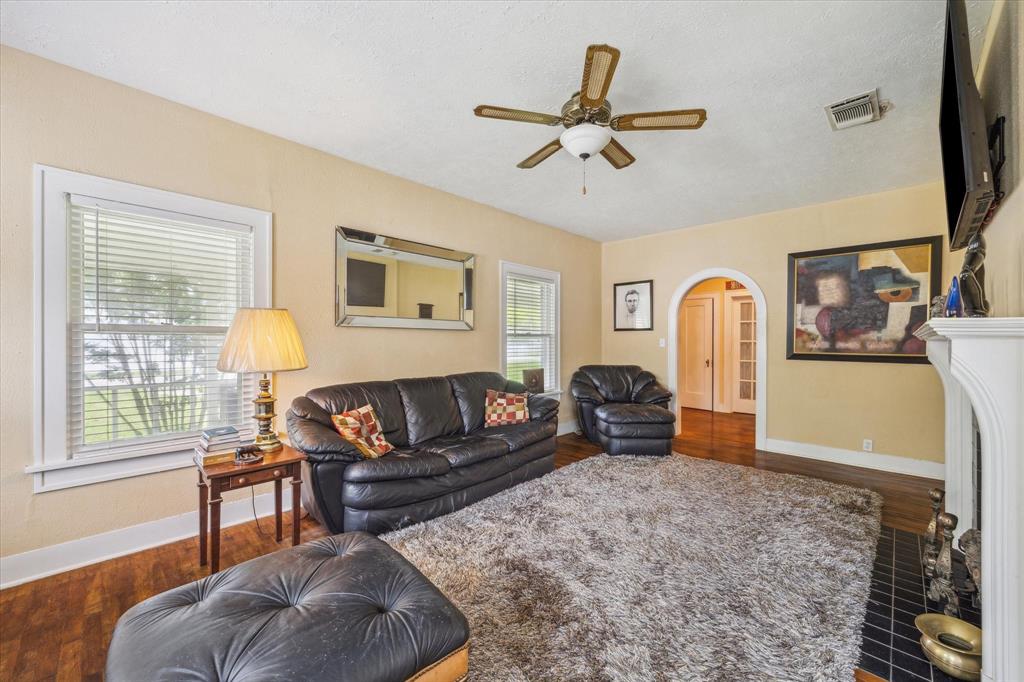 504 S Jackson Street, Alvin, Texas image 10