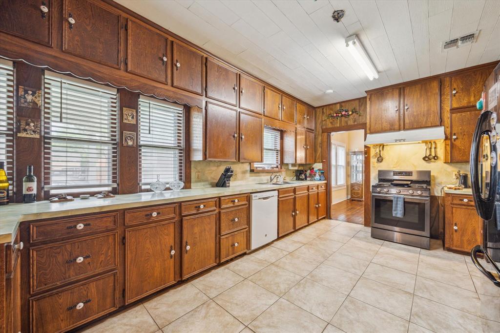 504 S Jackson Street, Alvin, Texas image 15