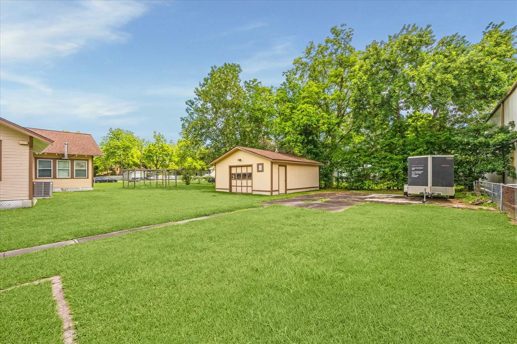 504 S Jackson Street, Alvin, Texas image 25