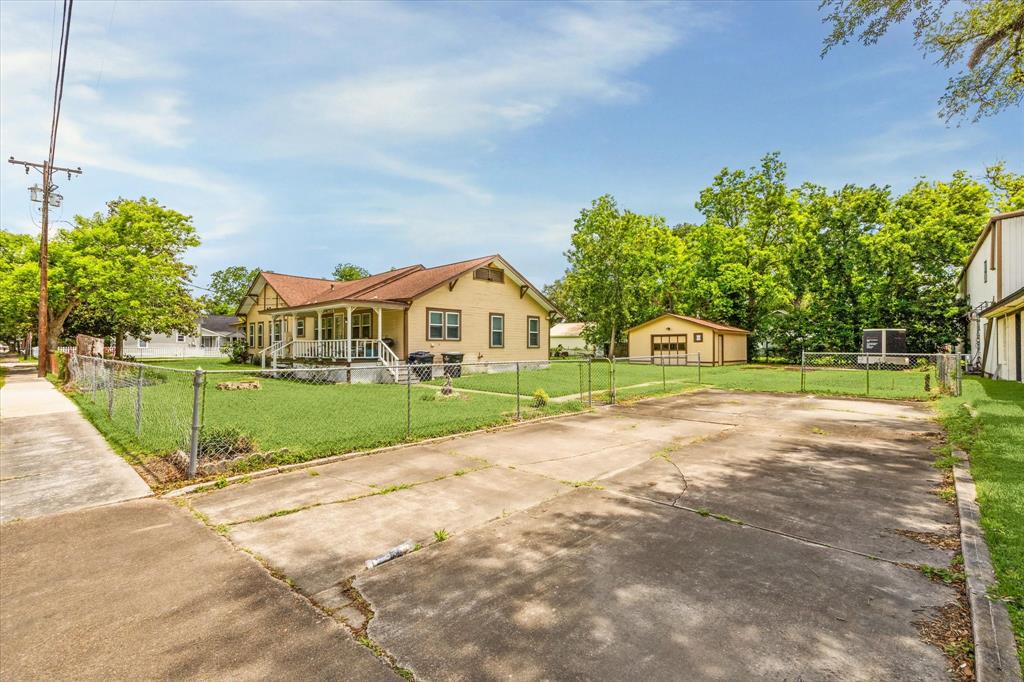 504 S Jackson Street, Alvin, Texas image 3