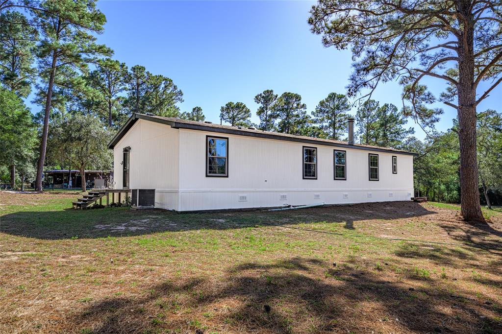 1081 Pine Crest Drive, New Ulm, Texas image 18