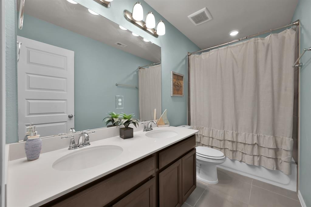 13010 Red Blossom Circle, Tomball, Texas image 32