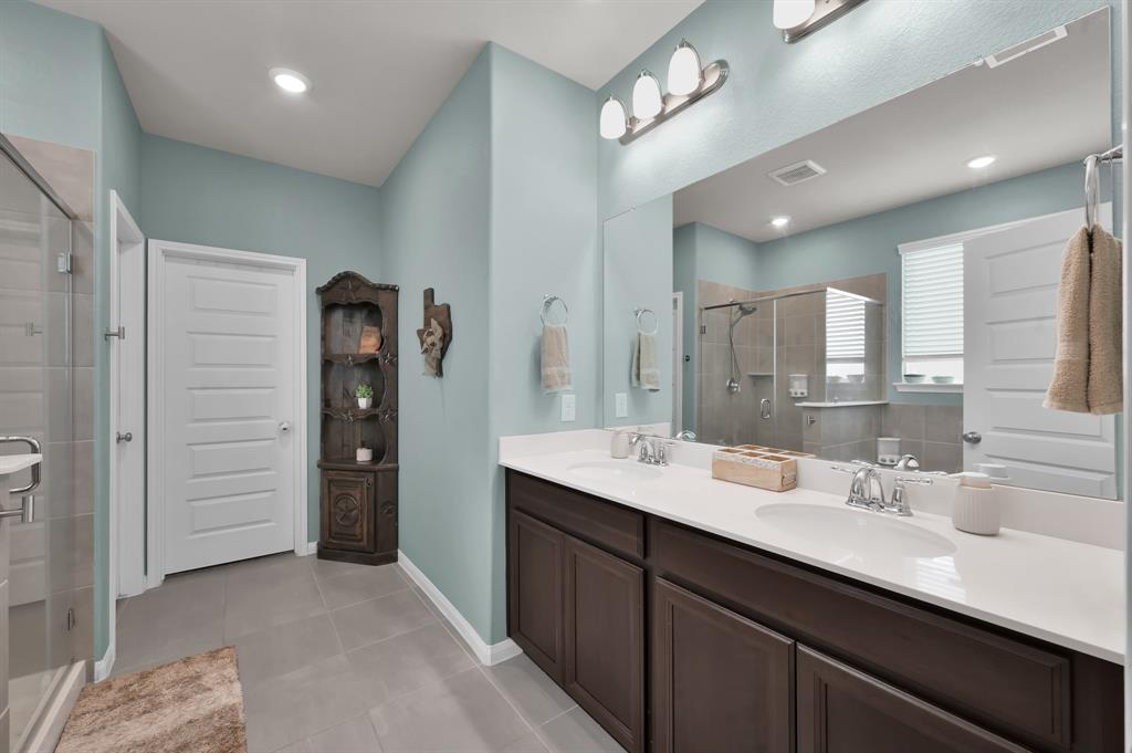 13010 Red Blossom Circle, Tomball, Texas image 10