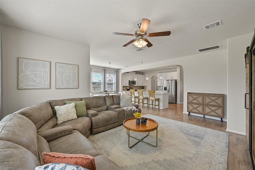 1838 Alyssa Way, Alvin, Texas image 11