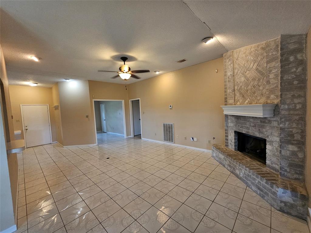 2538 Knights Circle, Stafford, Texas image 7