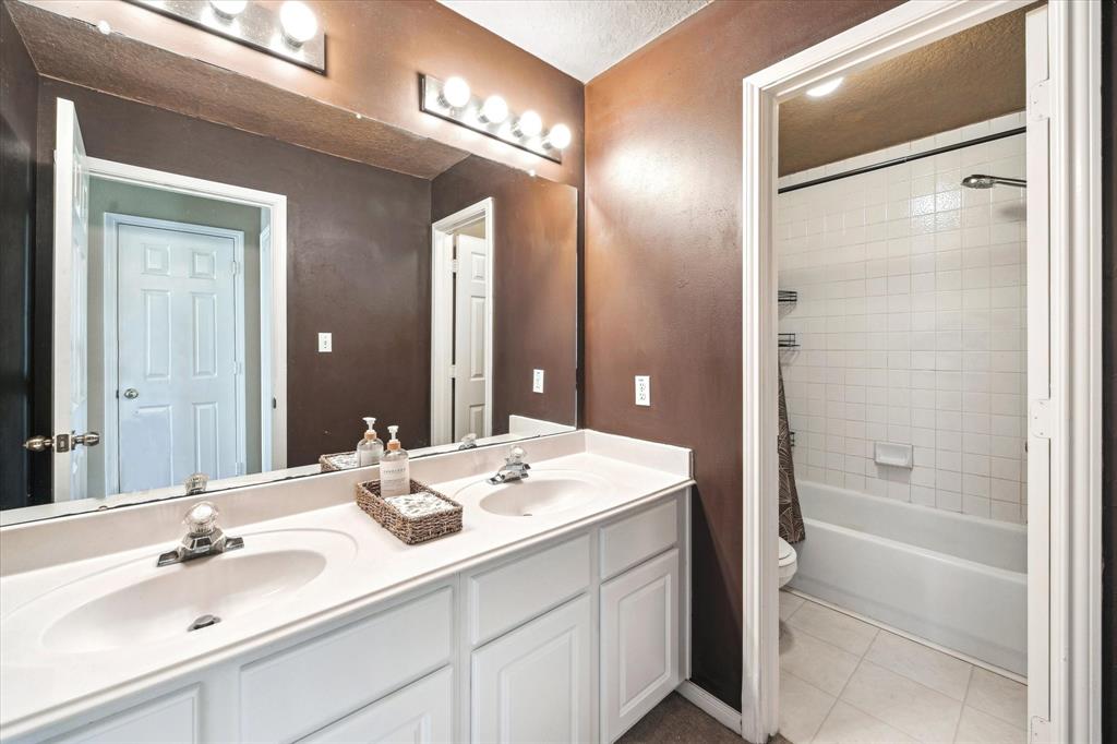 25103 Shalford Drive, Spring, Texas image 34