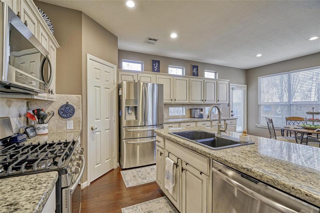 70 Harvest Wind Place, The Woodlands, Texas image 21