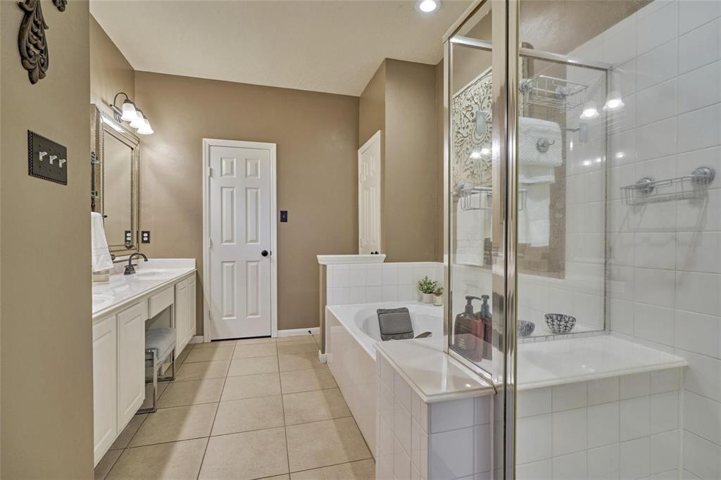 70 Harvest Wind Place, The Woodlands, Texas image 28