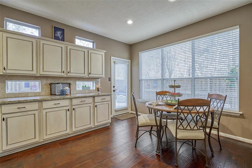 70 Harvest Wind Place, The Woodlands, Texas image 23