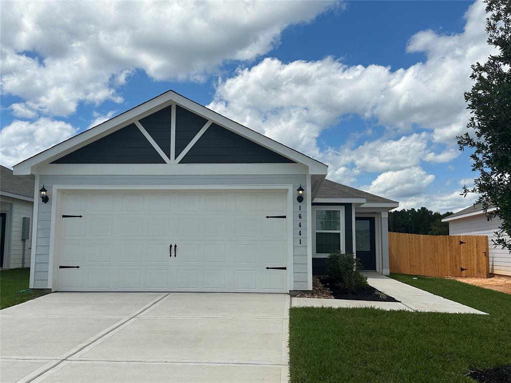 16441 Blossom Grove Drive, Conroe, Texas image 1