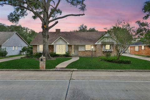 A home in Missouri City