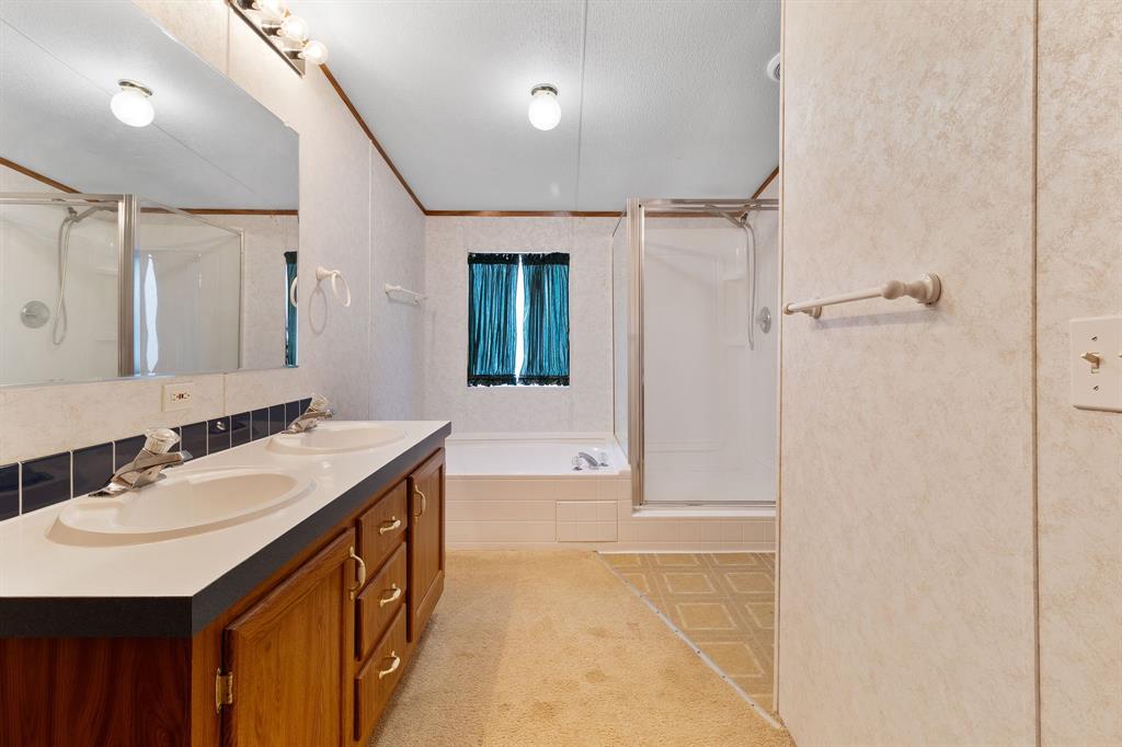121 E Oak Shadows, Onalaska, Texas image 15