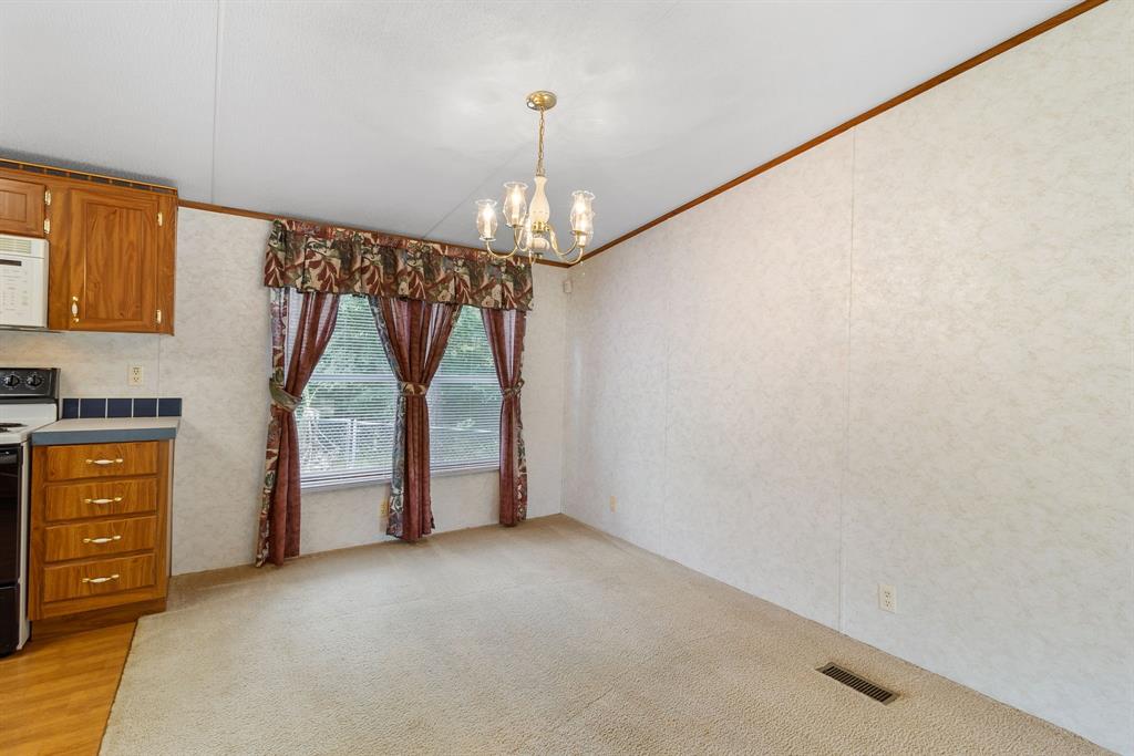 121 E Oak Shadows, Onalaska, Texas image 5