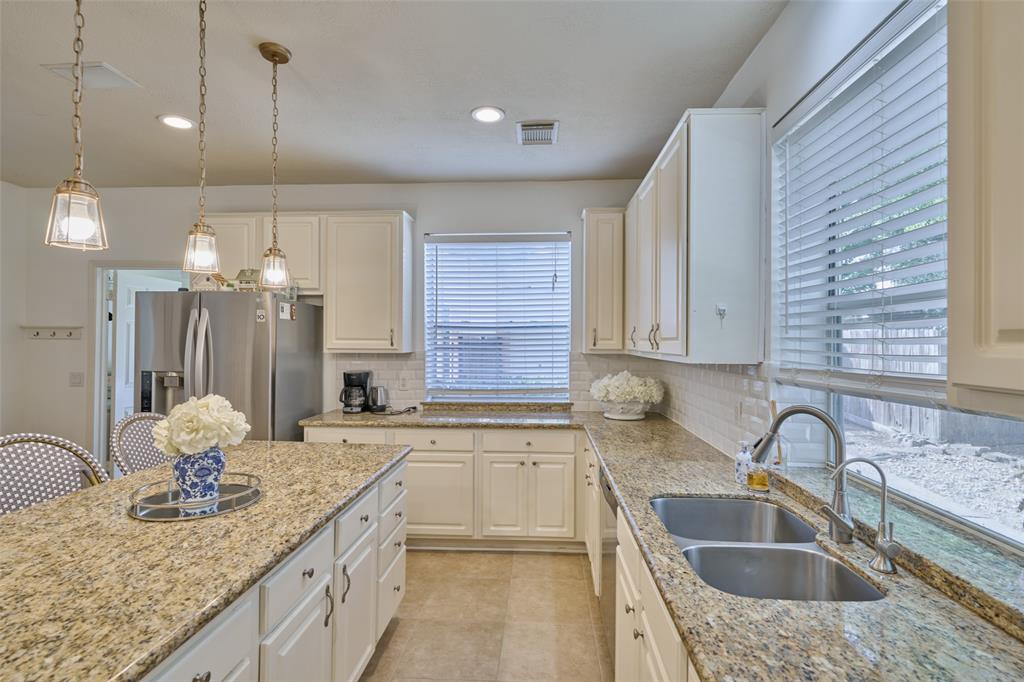 26 E Sterling Pond Circle, The Woodlands, Texas image 20