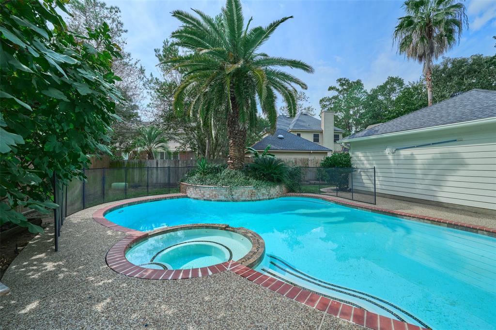 26 E Sterling Pond Circle, The Woodlands, Texas image 4