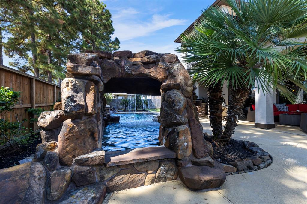 7511 Raes Creek Drive, Spring, Texas image 46