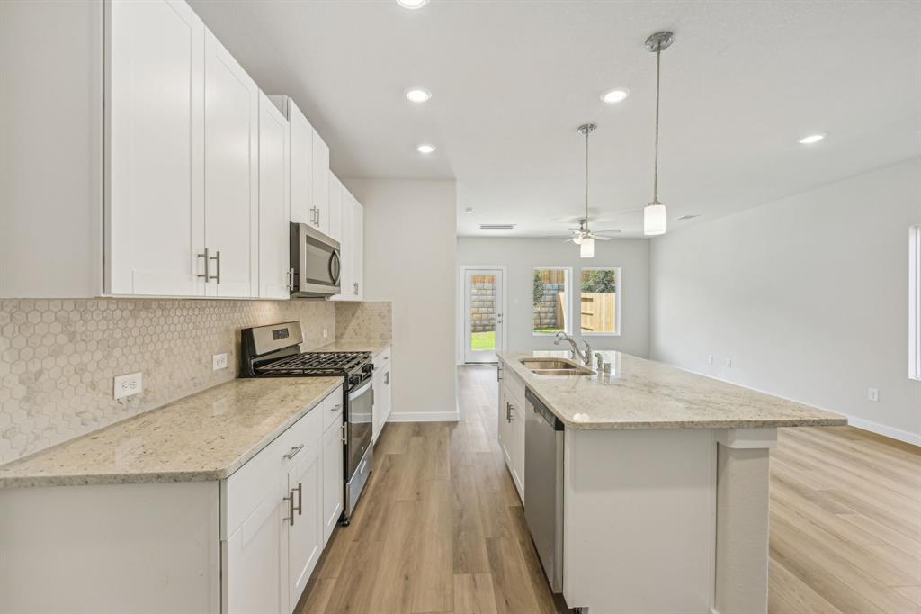 6713 Chinapkin Oak Lane, Conroe, Texas image 11