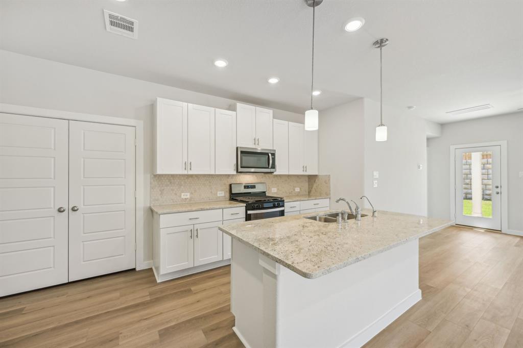 6713 Chinapkin Oak Lane, Conroe, Texas image 5