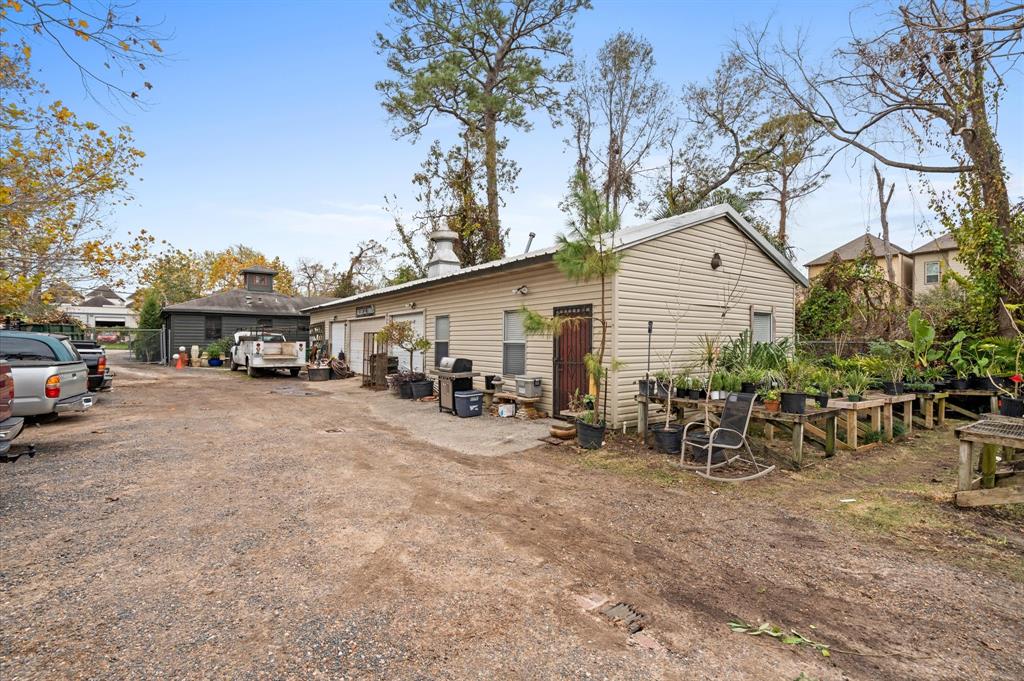 1137 W 26th Street, Houston, Texas image 9