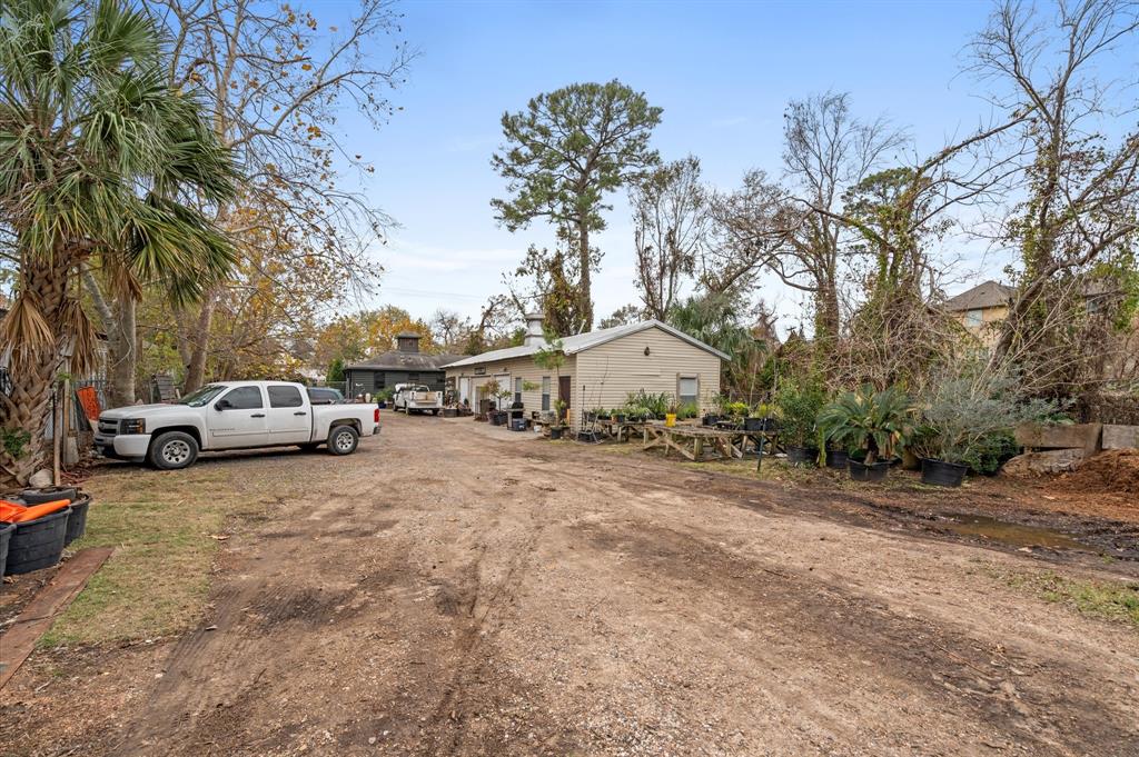 1137 W 26th Street, Houston, Texas image 8