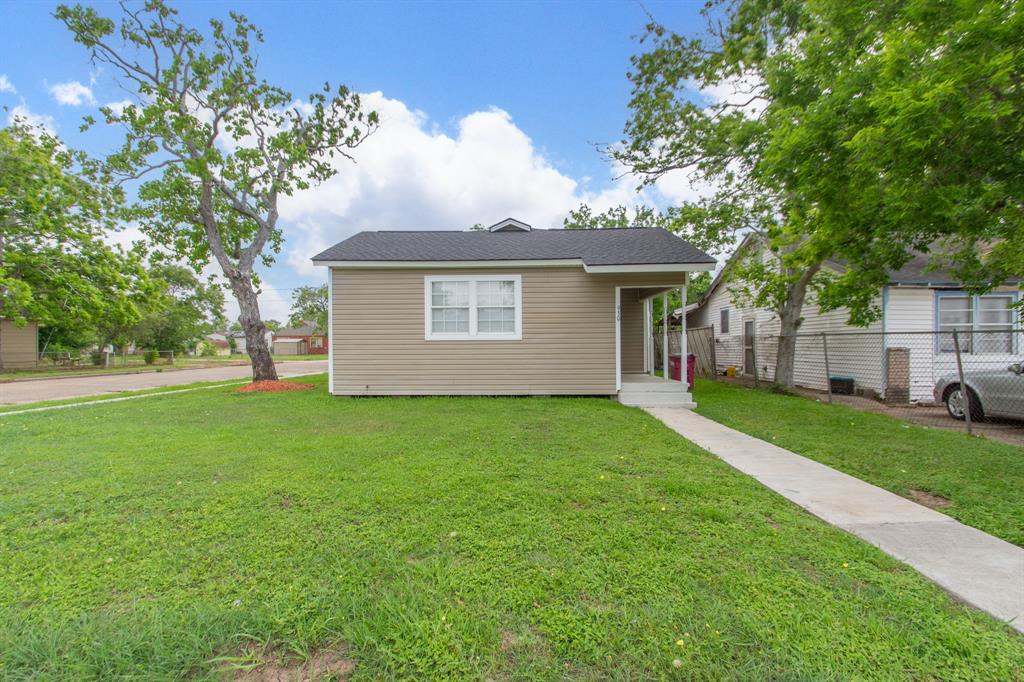 930 W 6th Street, Freeport, Texas image 3