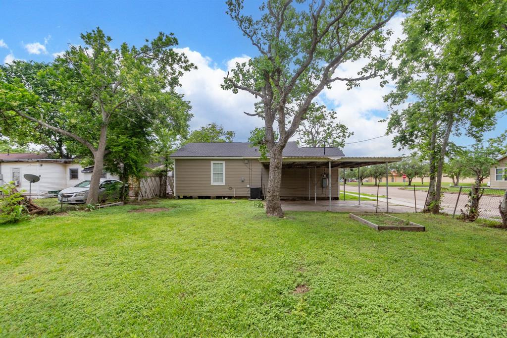 930 W 6th Street, Freeport, Texas image 11