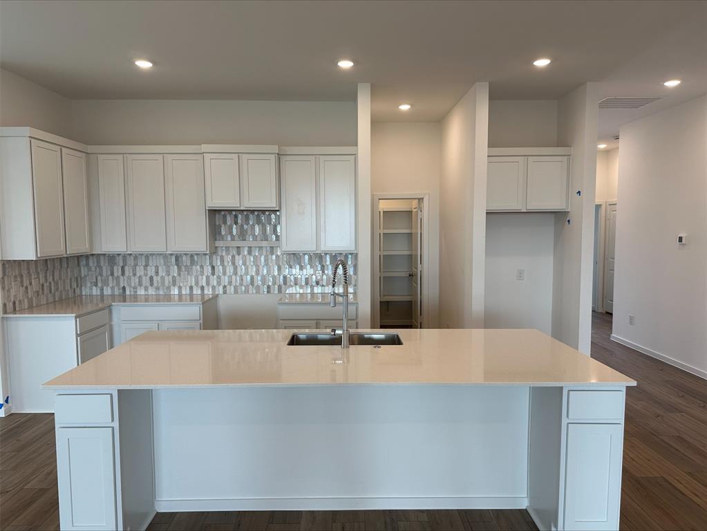5311 Pompano Loop, Baytown, Texas image 2