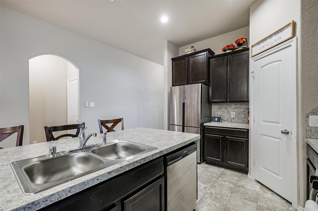 3415 Hughes Meadow Way, Richmond, Texas image 7